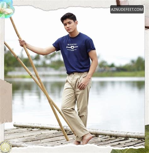 GRAE FERNANDEZ Feet .